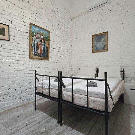 Wolf Apartment With Terrace Будапеща Екстериор снимка